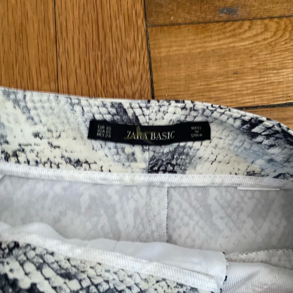 ZARA Basic Snake Print Pants XS High Waist Slim Leg Black White - Picture 3 of 9